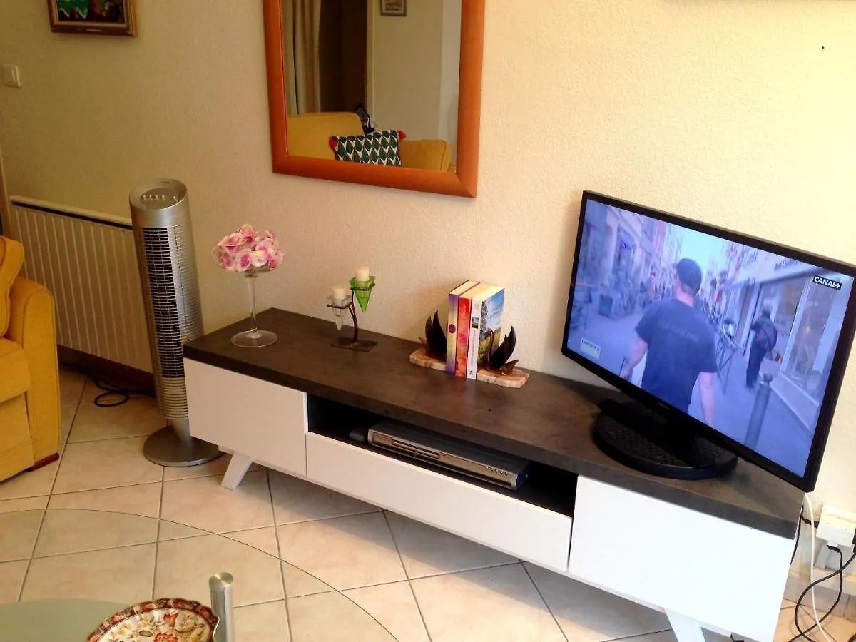 Apartment Appartement Moderne A Frejus 39 M² Vue Sur Mer