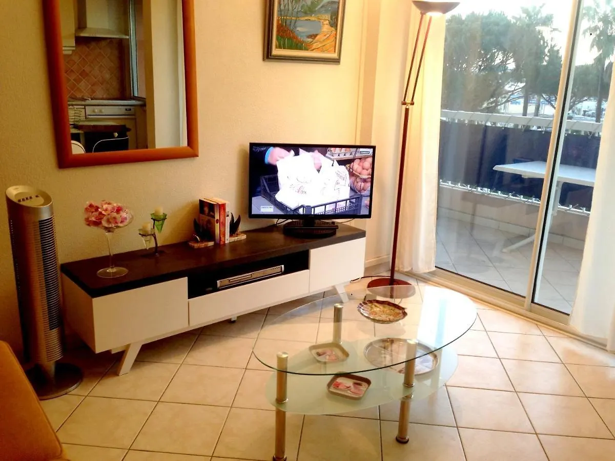 Appartement Moderne A Frejus 39 M² Vue Sur Mer 0*,  France